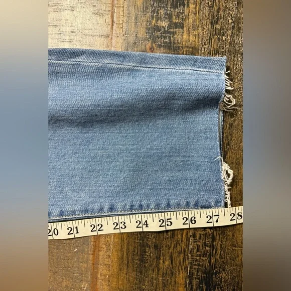 Old Navy high rise CURVY straight Medium Wash Distressed Jeans - Picture 7 of 11